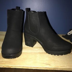 Chunky Cleated Heel Chelsea Boots